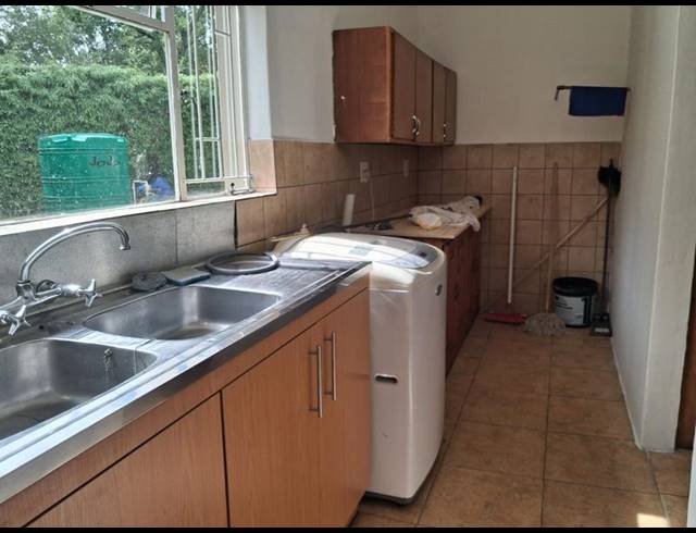 5 BEDROOM PROPERTY TO RENT IN MEYERVILLE